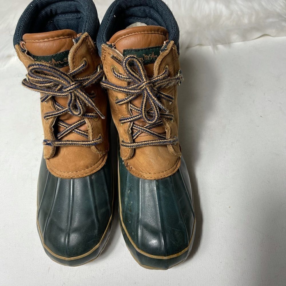 Thom McAn women’s thermolite Duck  lace up boots navy blue and tan leath…